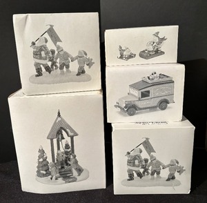 lot 238 image: Department 56 Heritage Village Collection Dickens Village Series Collectable Houses