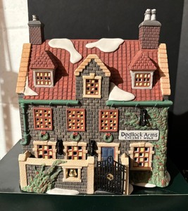 lot 243 image: Department 56 Heritage Village Collection Dickens Village Series Collectable Houses including Crown and Cricket Inn
