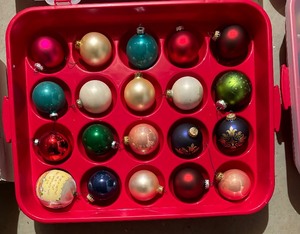 lot 256 image: Four Sterilite Ornament Organizers with Ornaments