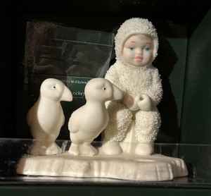 lot 253 image: Snowbabies Figurines