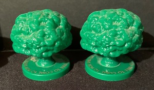 lot 254 image: Four Sets of Vintage Salt and Pepper Shakers