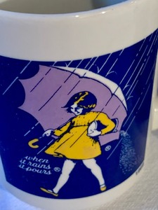 lot 198 image: Vintage Morton Salt Mugs
