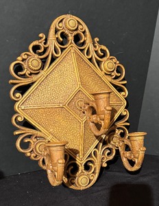 lot 268 image: Ornate Vintage Resin Homco Wall Mount Candle Holder