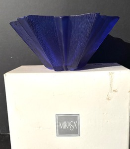 lot 294 image: Mikasa Luciana Hostess Bowl