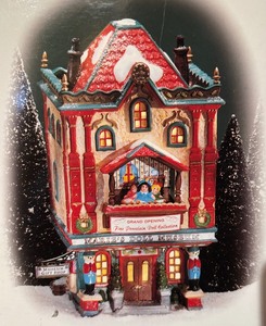 lot 295 image: Department 56 Heritage Village Collection Houses including Heathmore Castle