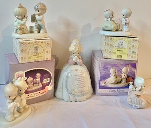 lot 277 image: Cute Precious Moments Figurines and Cookie Jar