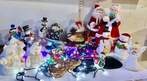 lot 285 image: Everything Needed For Holiday Decorating