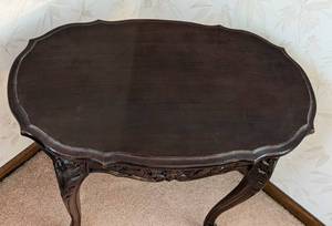 lot 7 image: Vintage Carved Mahogany Wood Side Table