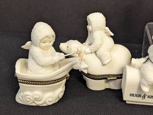 lot 27 image: Vintage Porcelain Snowbabies Trinket Boxes
