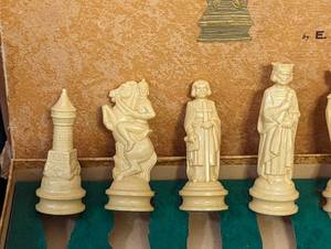 lot 21 image: Vintage Renaissance Chess Set by E.S. Lowe