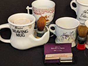 lot 74 image: Assorted Vintage Shaving Mugs and Razors