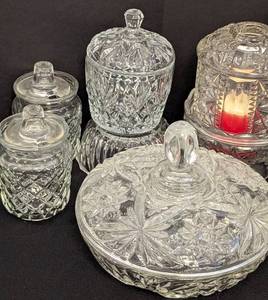 lot 72 image: Vintage Glass Servingware