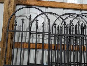lot 41 image: Decorative Metal FenceTrellis Panels