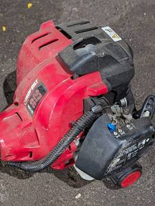 lot 60 image: Assorted Lawn Care Tools