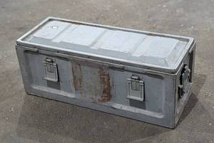lot 147A image: Vintage Metal Ammo Box