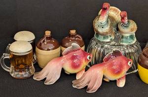 lot 287A image: Assorted Vintage Salt and Pepper Shakers