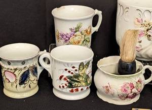 lot 295A image: Vintage Shaving Mugs and Razors
