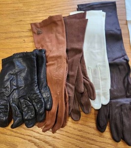 Womens Gloves and Handkerchiefs