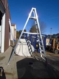 10 Werner A frame step ladder. 300 lb rated. Looks new but foot bracket is broken. As shown.