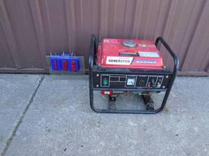 Gentec 1000 watt generator. Recoil missing but does turn over. As shown.