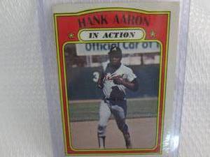 lot 1 image: 1972 Topps Hank Aaron In Action Car...