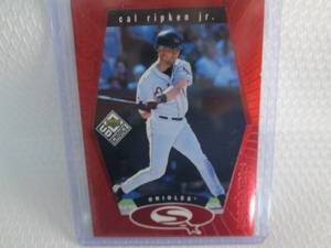 lot 4 image: 1999 Upper Deck Cal Ripken Red Star...