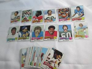 lot 10 image: Assorted 1975 Topps Football Cards...