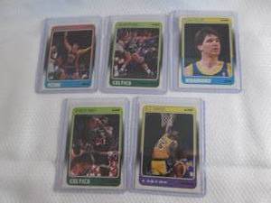 lot 103 image: Assorted 1988-89 Fleer Basketball C...