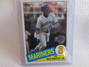 lot 179 image: 2020 Topps 85 Ken Griffey JR  Card...