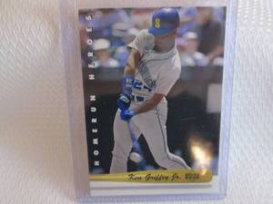 lot 207 image: 1993 Upper Deck Ken Griffey JR Home...
