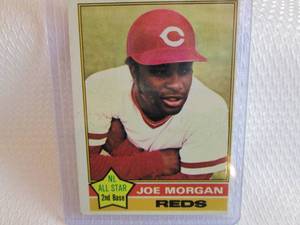 lot 208 image: 1976 Topps Joe Morgan Card...