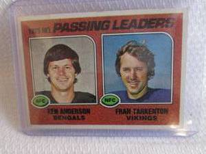 lot 213 image: 1976 Topps Fran Tarkenton & Ken And...