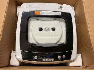 lot 23 image: Black and Decker 0.9 Cu.Ft. Portable Washer