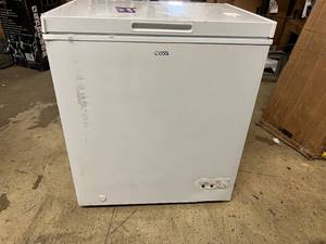 lot 28 image: 5.4Cu.Ft. Commercial Cool Chest Freezer