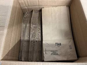 lot 73 image: 500 Paper Lunch Bags