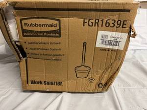 lot 96 image: Rubbermaid Aladdin Smokers Station