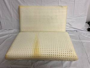 lot 134 image: 2 Memory Foam Pillows