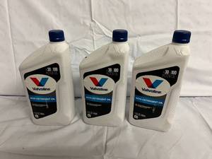 lot 153 image: 3 Bottles of Valvoline Non-Detergent Oil - SAE 30 ISO 100