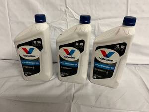 lot 154 image: 3 Bottles of Valvoline Non-Detergent Oil - SAE 30 ISO 100