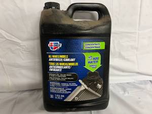 lot 173 image: Gallon of Carquest AntifreezeCoolant for All Makes and Models