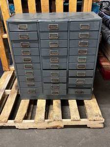 lot 283 image: Metal Cabinet with Drawers