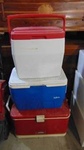 lot 44 image: 3 Coolers