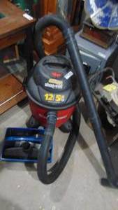 lot 50 image: 12 Gallon Shop Vac