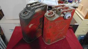 lot 75 image: 2 - Vintage US Jerry Gas Cans