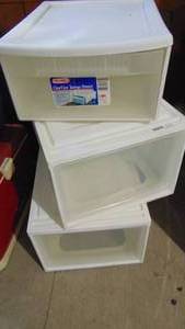 lot 95 image: 3 - Single Plastic Drawer Units