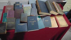 lot 108 image: Assorted Vintage Norwegian Books