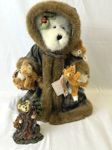 The Boyds Collection - Gen-Yoo-Wine Boys Fern Woodesbeary Plush and Decorative Figurine in Excellent Condition