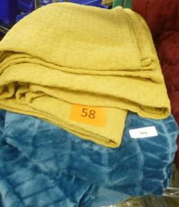 2 throw blankets