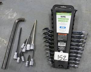 Metric combination wrench set and sockets