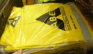 4 sets of 3XL rain suits - yellow